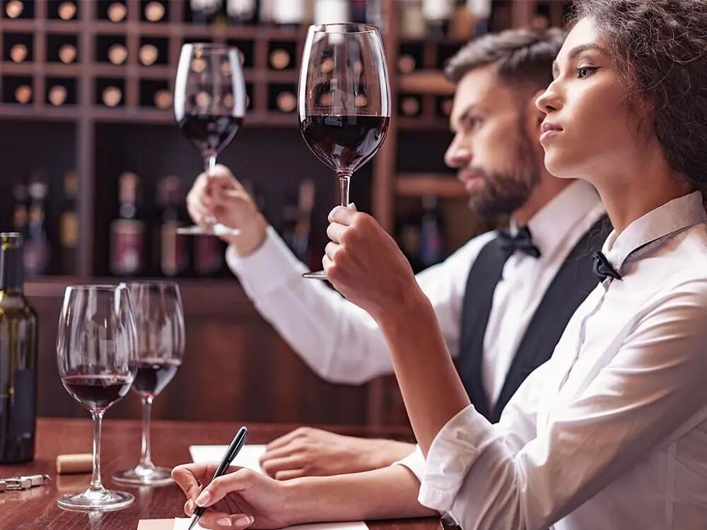 Cómo tomar un vino para disfrutarlo al máximo